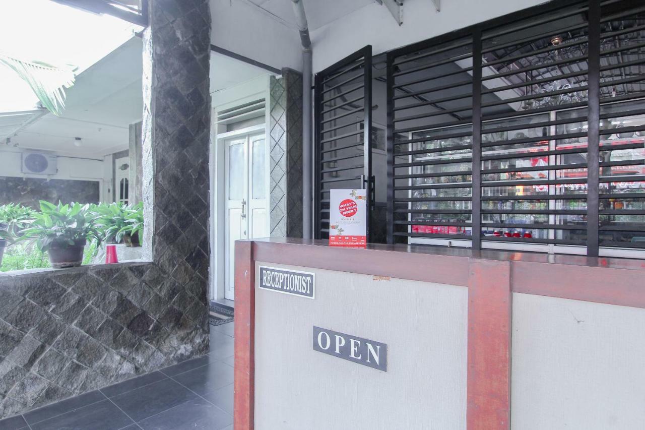 Oyo 1361 Singosari Family Residence Banyuwangi  Exterior foto