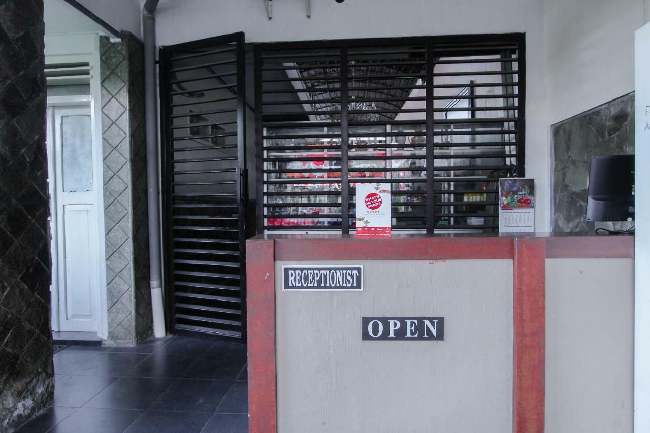 Oyo 1361 Singosari Family Residence Banyuwangi  Exterior foto