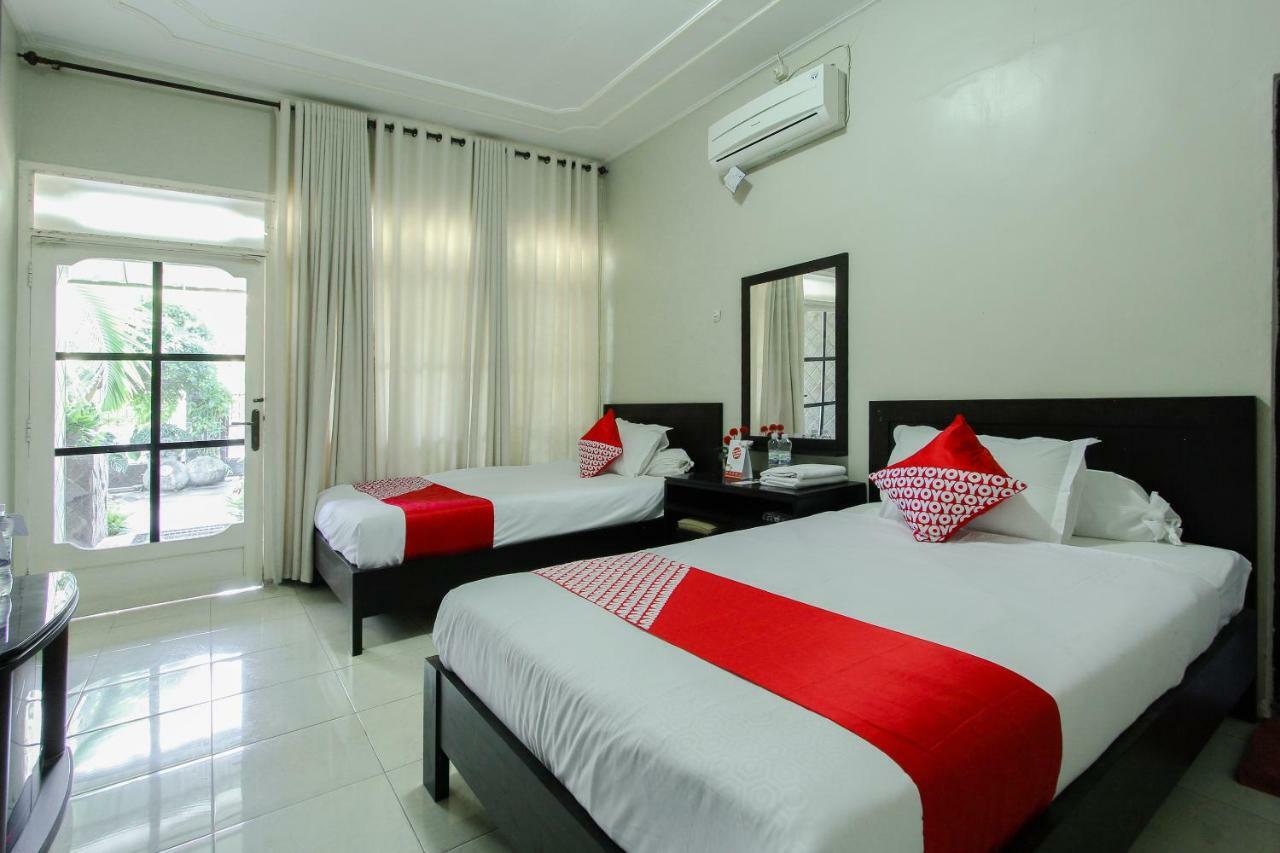 Oyo 1361 Singosari Family Residence Banyuwangi  Exterior foto
