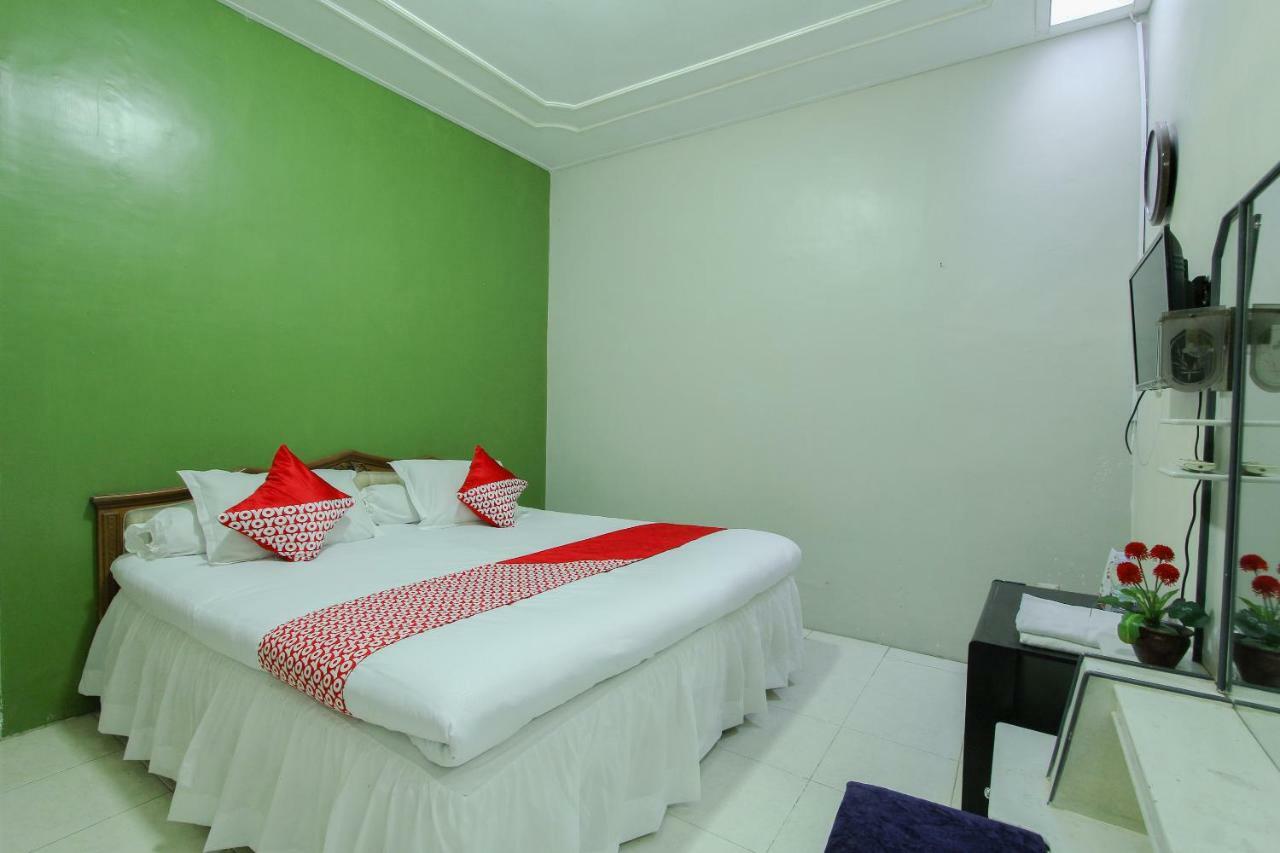 Oyo 1361 Singosari Family Residence Banyuwangi  Exterior foto