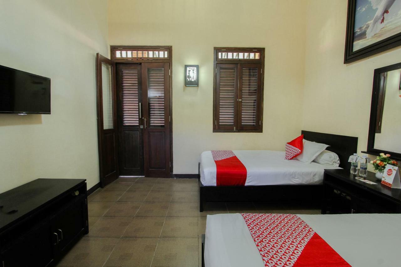 Oyo 1361 Singosari Family Residence Banyuwangi  Exterior foto