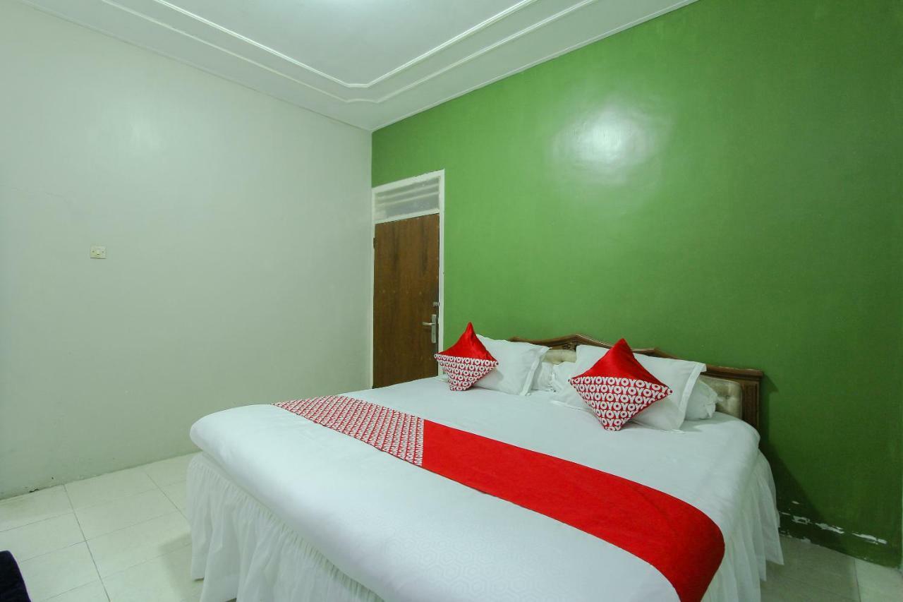 Oyo 1361 Singosari Family Residence Banyuwangi  Exterior foto